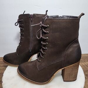 Steve Madden "Lauuren" Nubuck Leather Lace-Up Ankle Booties Sz 9.5M Dark Brown